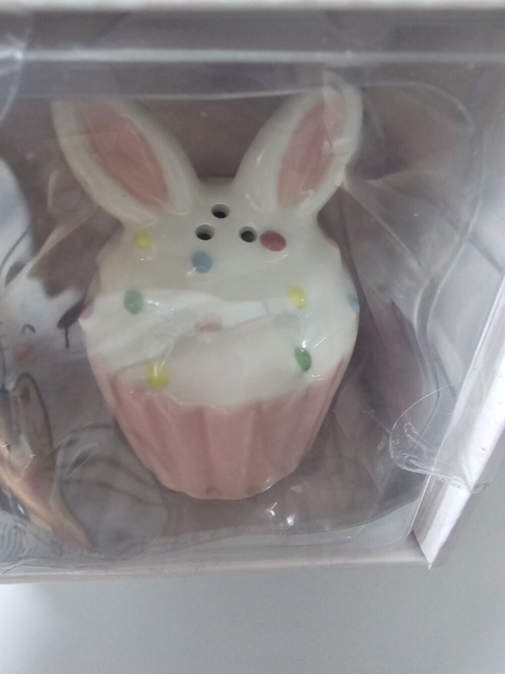 “Welcome Spring” CUPCAKE RABBIT Salt and Pepper pink & Blue Shaker Set NIB - Picture 5 of 6